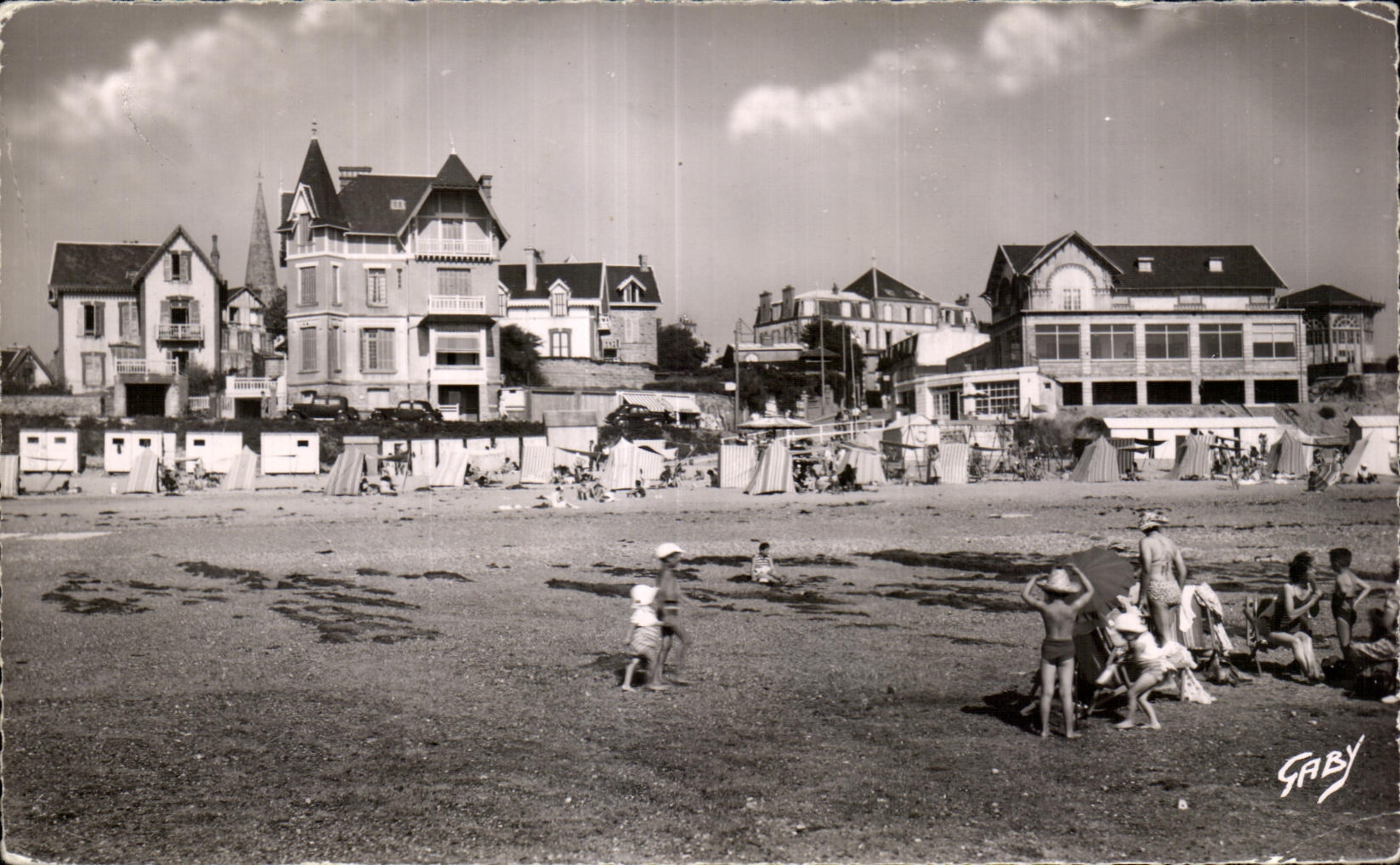Saint-Pair-sur-Mer — La Plage et le Casino — Éditions SABY