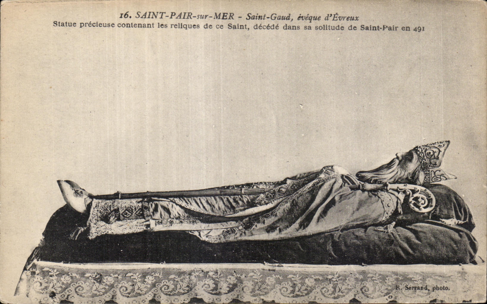 Saint-Pair-sur-Mer — Statue précieuse contenant les reliques de Saint-Gaud, évêque d'Évreux — R. Serrand, photo.