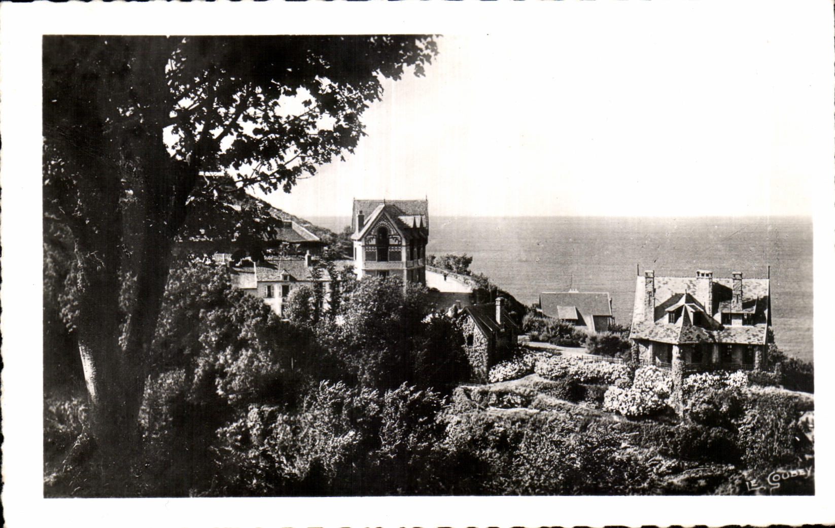 La Vallée du Hubylan — Landemer — Église — Éditeur St-Pierre Goubey