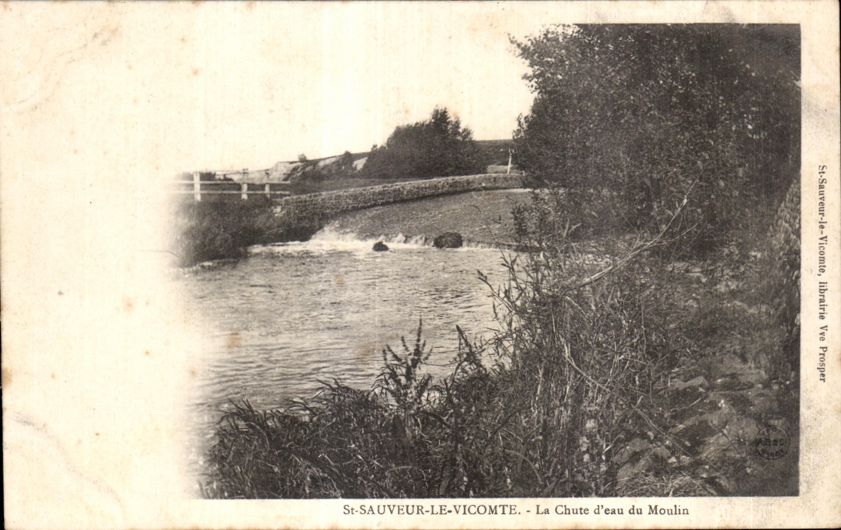 CPA st sauveur le vicomte la chute d eau du moulin