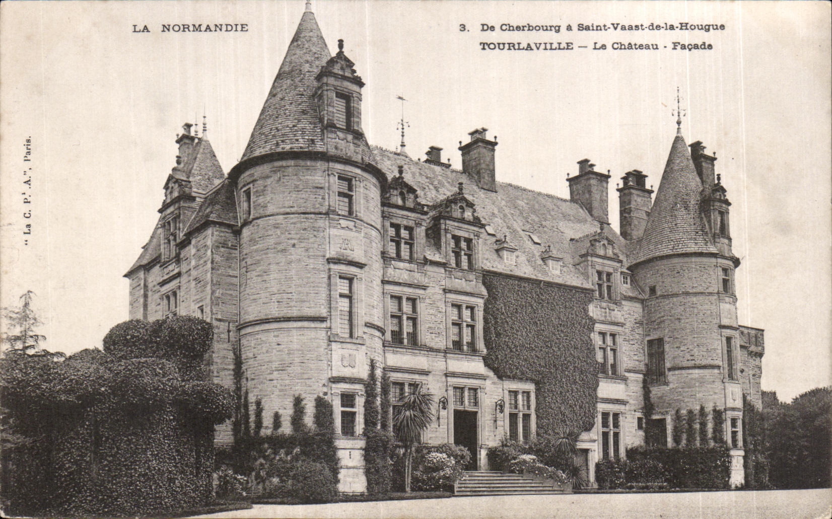 CPA La Normandie De Cherbourg a Saint Vaast de la Hougue Tourlaville Le Chateau Facade
