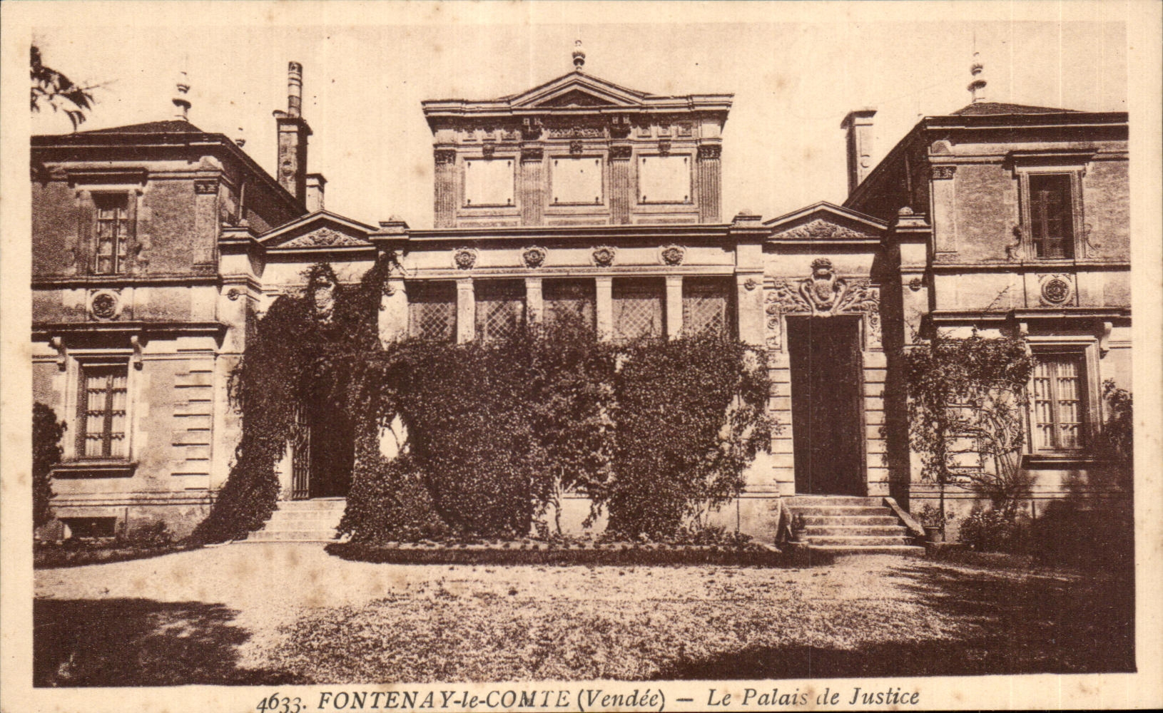 CPA Fontenay La Comte (Vendic) Le Palais de Justice