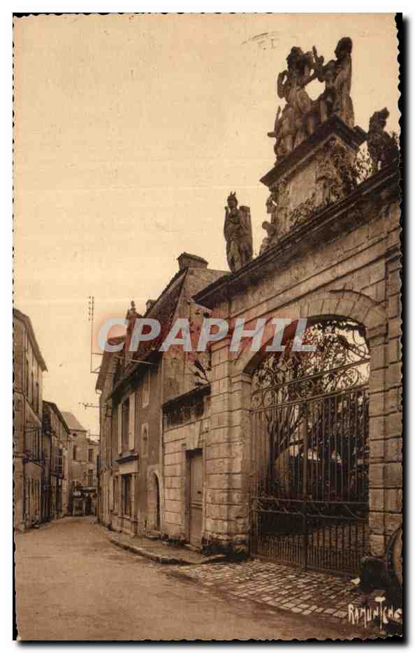 Fontenay-le-Comte — Hôtel de Villeneuve-Esclopont (Ancien Hôtel des Monnaies du Poitou) — Éditions Artistiques Raymond-Forgavin