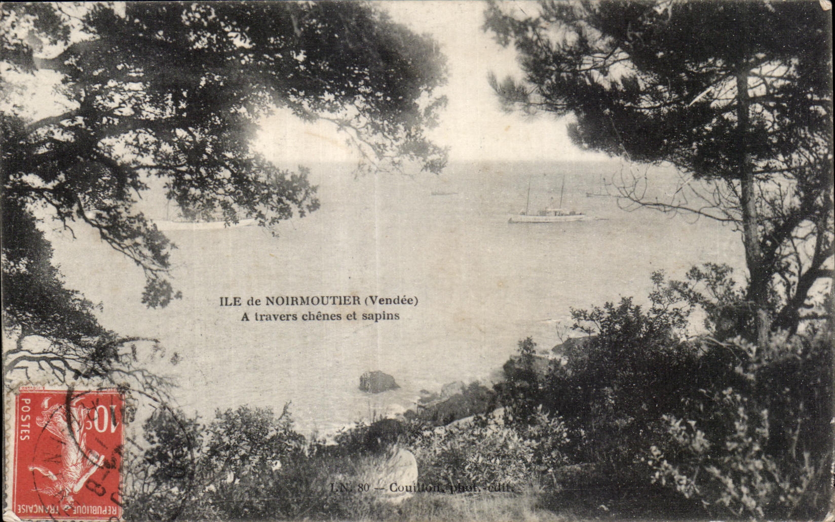 CPA Ile de Noirmoutier (Vendee) A travers chanes et sapins Bateau 