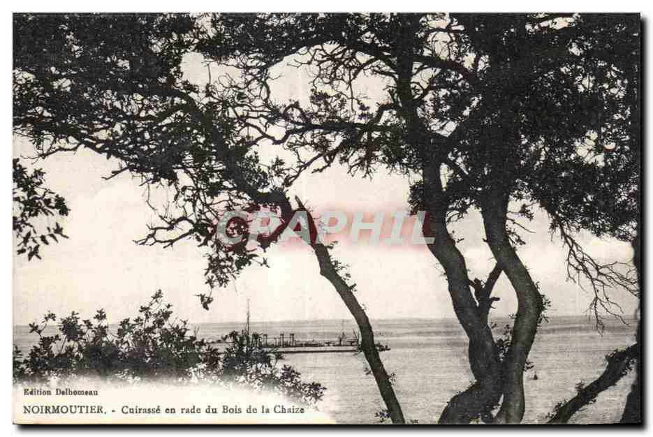 CPA Noirmoutier Cuirasse en rade du Bois de la chaize Bateau 