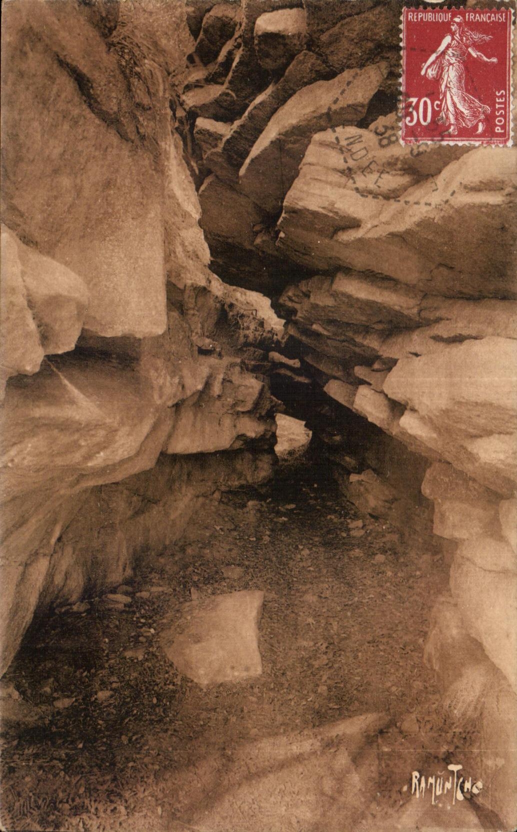 Grotte de Saint-Philbert — Île de Noirmoutier — Éditions Artistiques Raymond Bergevin