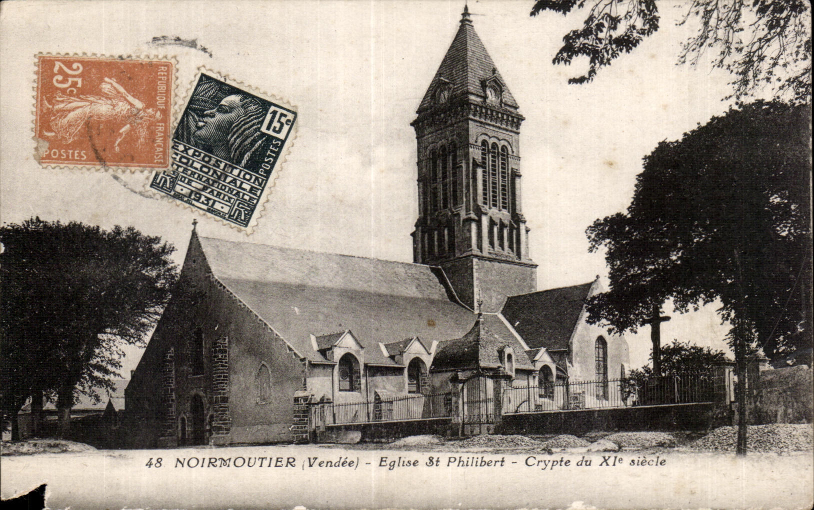 CPA Noirmoutier Eglise dt Philibert Crypte du XIe