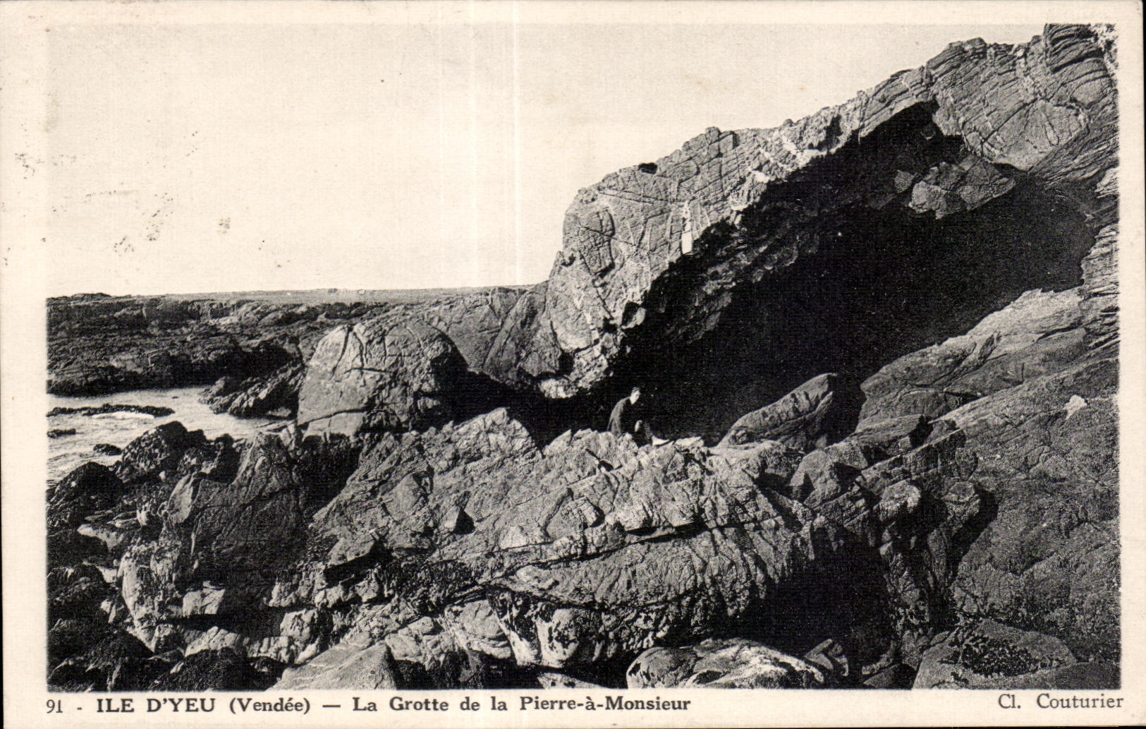 CPA Ile D Yeu Le Vieux La Grotte de la Pierre a Monsieur