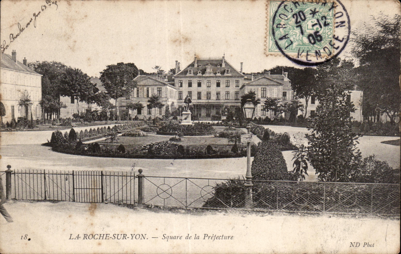 CPA La Roche Sur Square de la Prefecture