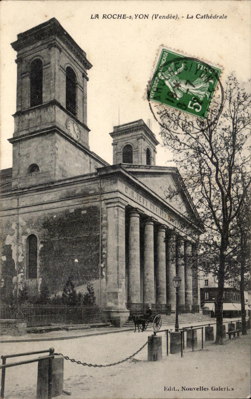 CPA La Roche s Yon (Vendee) la Cathedrale
