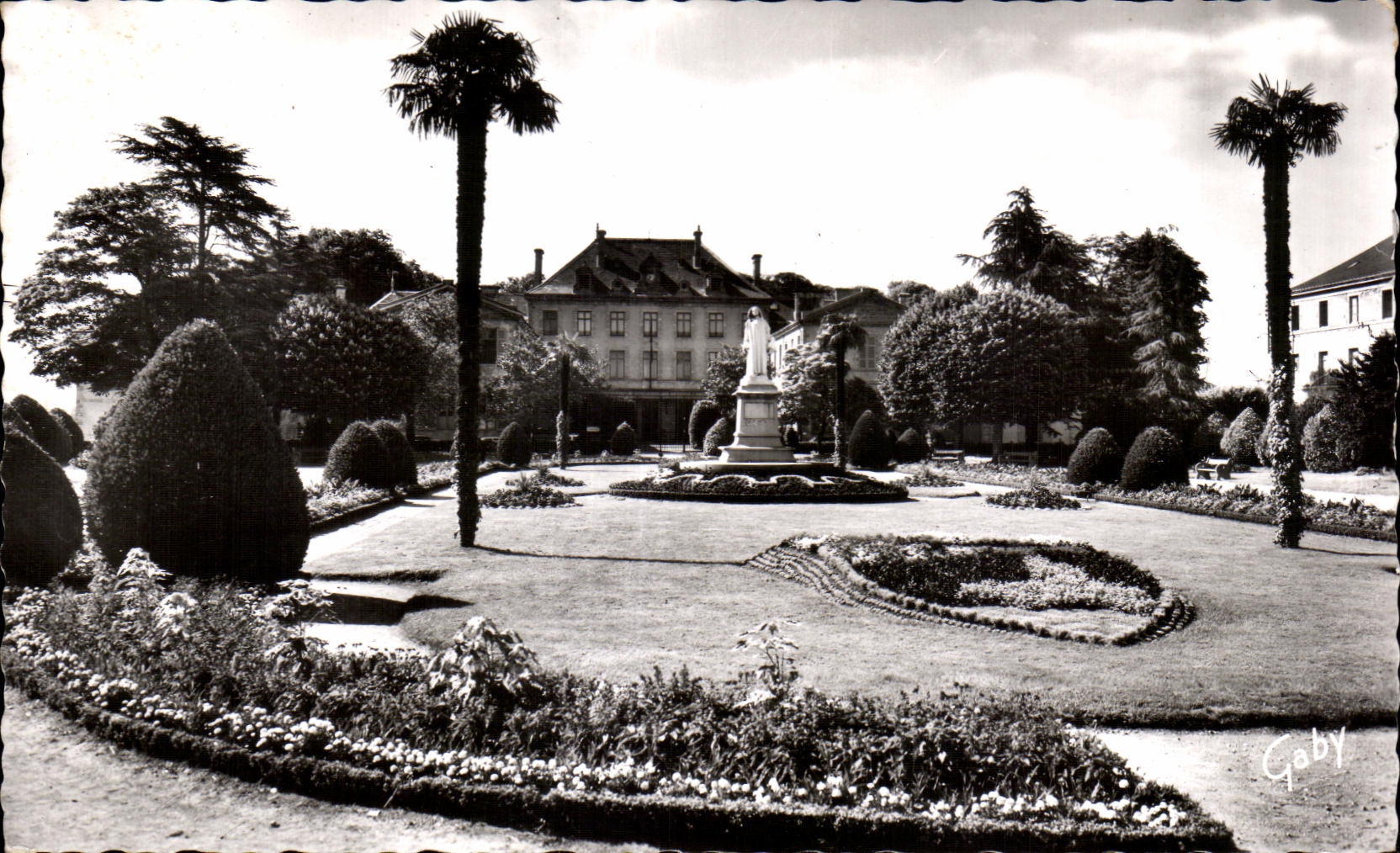 La Préfecture et les Jardins — La Roche-sur-Yon (Vendée) — Éditions Gaby