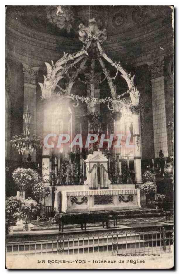 CPA La Roche s Yon Interieur de I Eglise