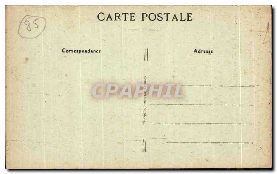 Frau in schwarzer Robe und Hut — mit Regenschirm — Les Sables-d'Olonne — Verleger Drucker in Nantes — Rückseite