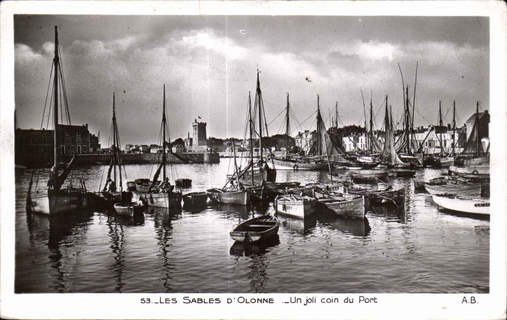 CPA Les Sables D olonne Un joli coin du port Bateau