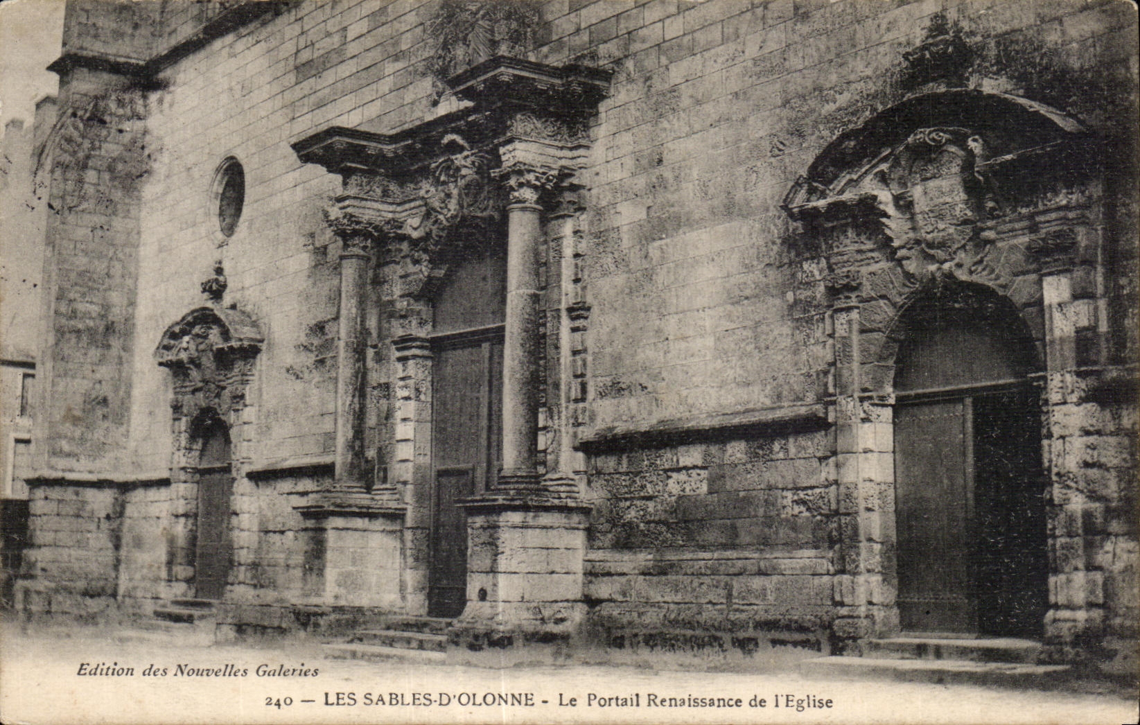 CPA Les Sables D olonne Le portail renaissance de l Eglise