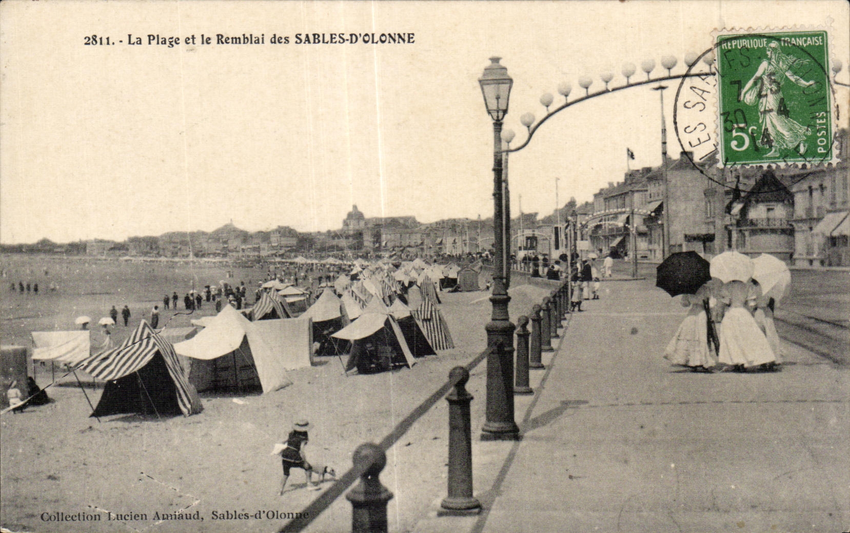 La Plage et le Remblai des SABLES-D'OLONNE — Collection Lucien Amiâud — n° 2811