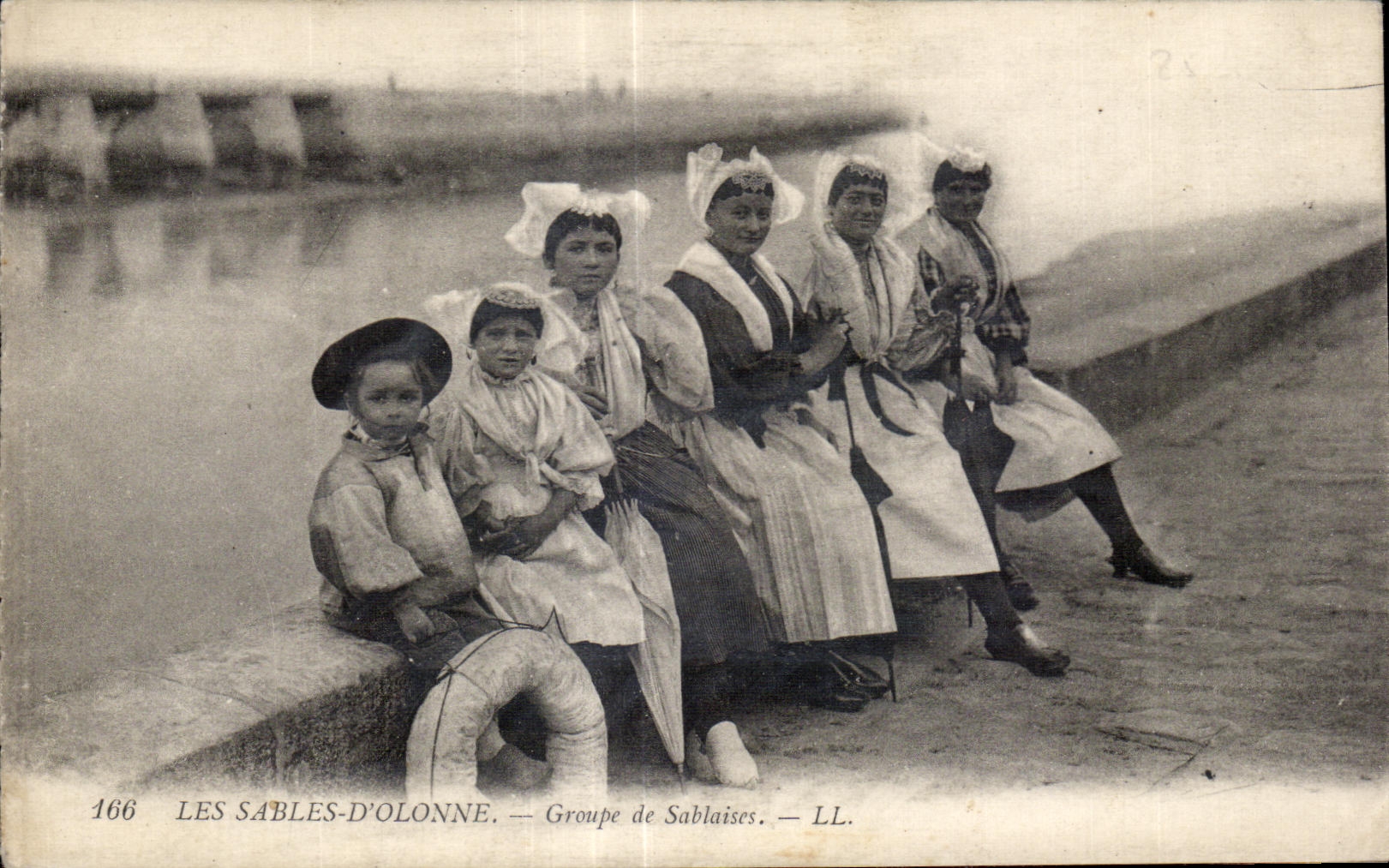 Les Sables-d'Olonne — Gruppe der Sablaises — LL. n°166