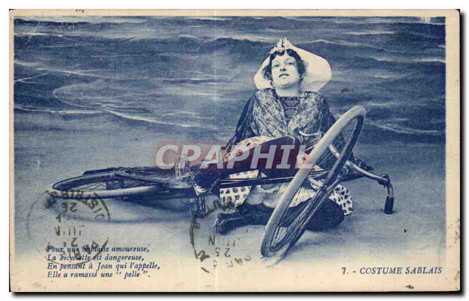 Femme avec bicyclette — scène comique — Costume Sablais n°7