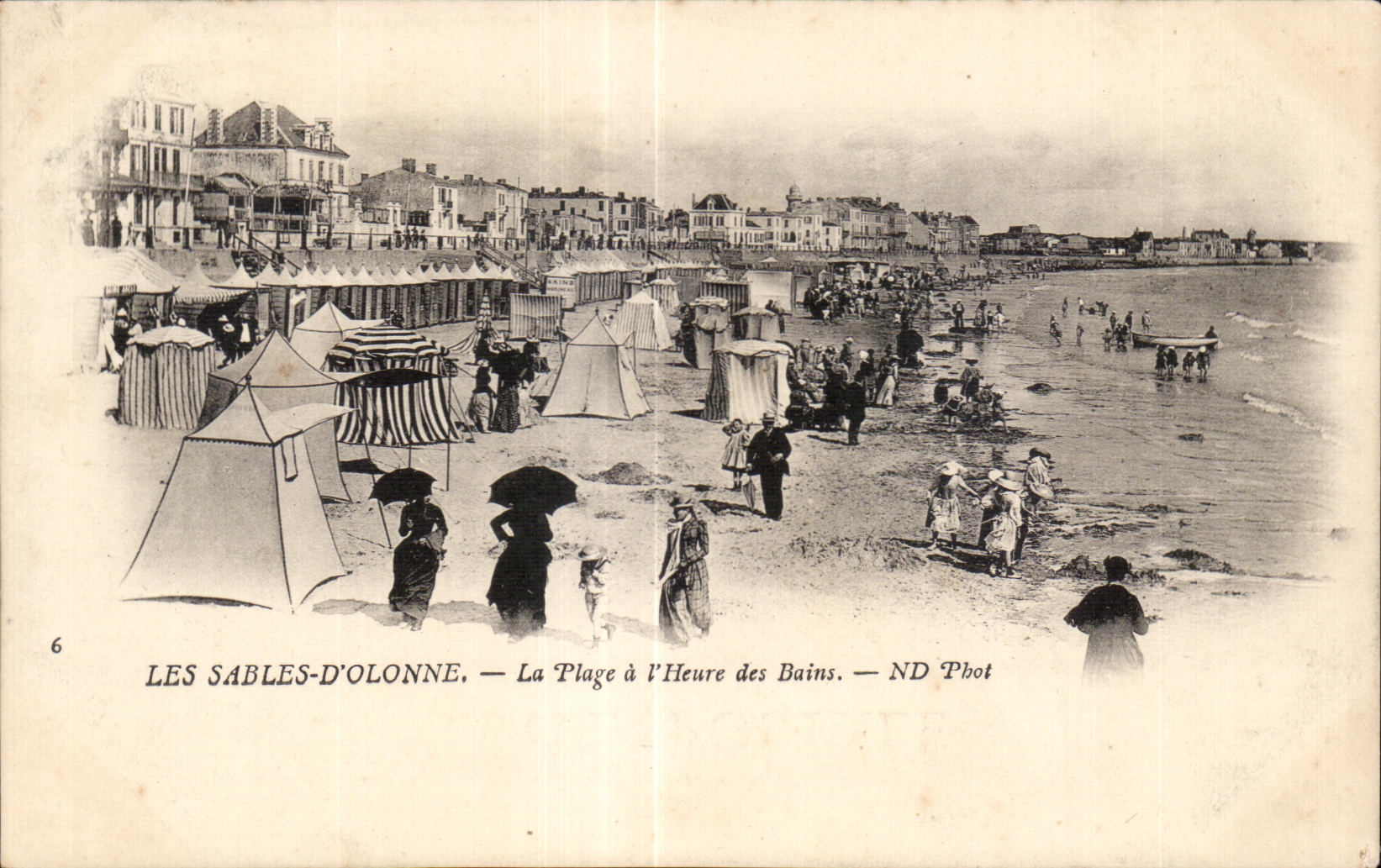 CPA Les Sables d Olonne Les sables d Olonne la plage a l Heure des bains
