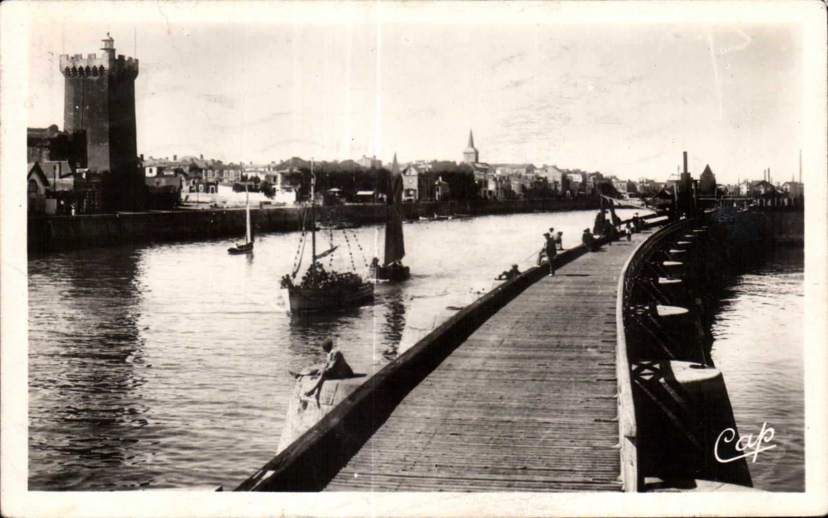 Les Sables d'Olonne — Le Chenal et la Tour d'Arundel — editore C.A.P. n° (18)