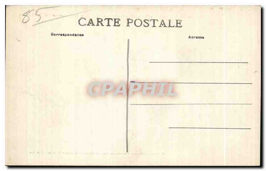 CPA Les sables d Olonne les lames sur la jetce de la chaume par une mer furieuse — Back