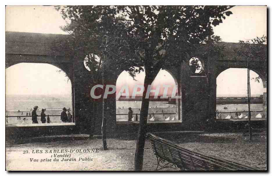 CPA Les sables d Olonne vue prise du jardin public