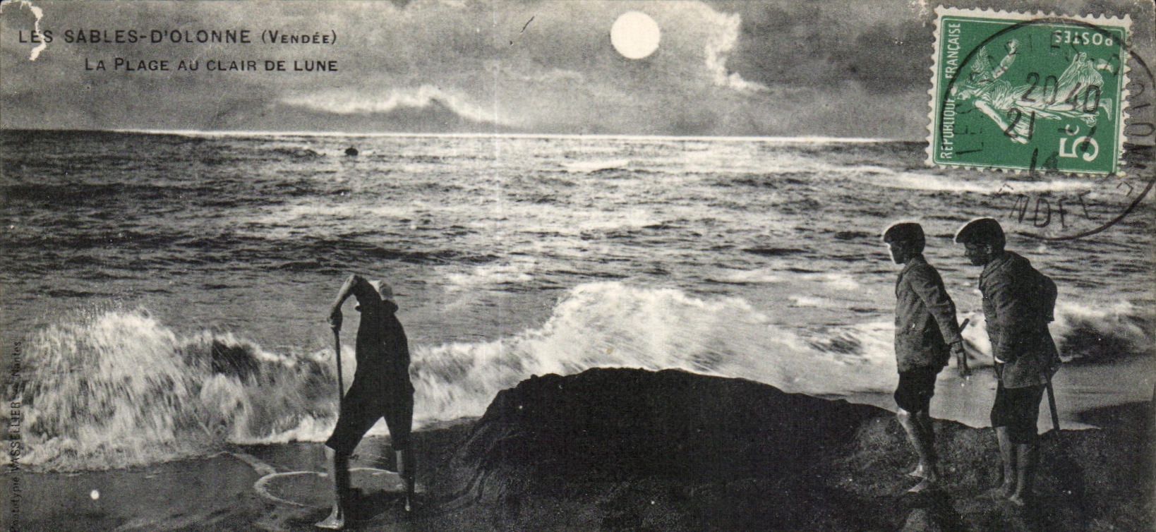 CPA Les sables d Olonne la plage au clair de lune