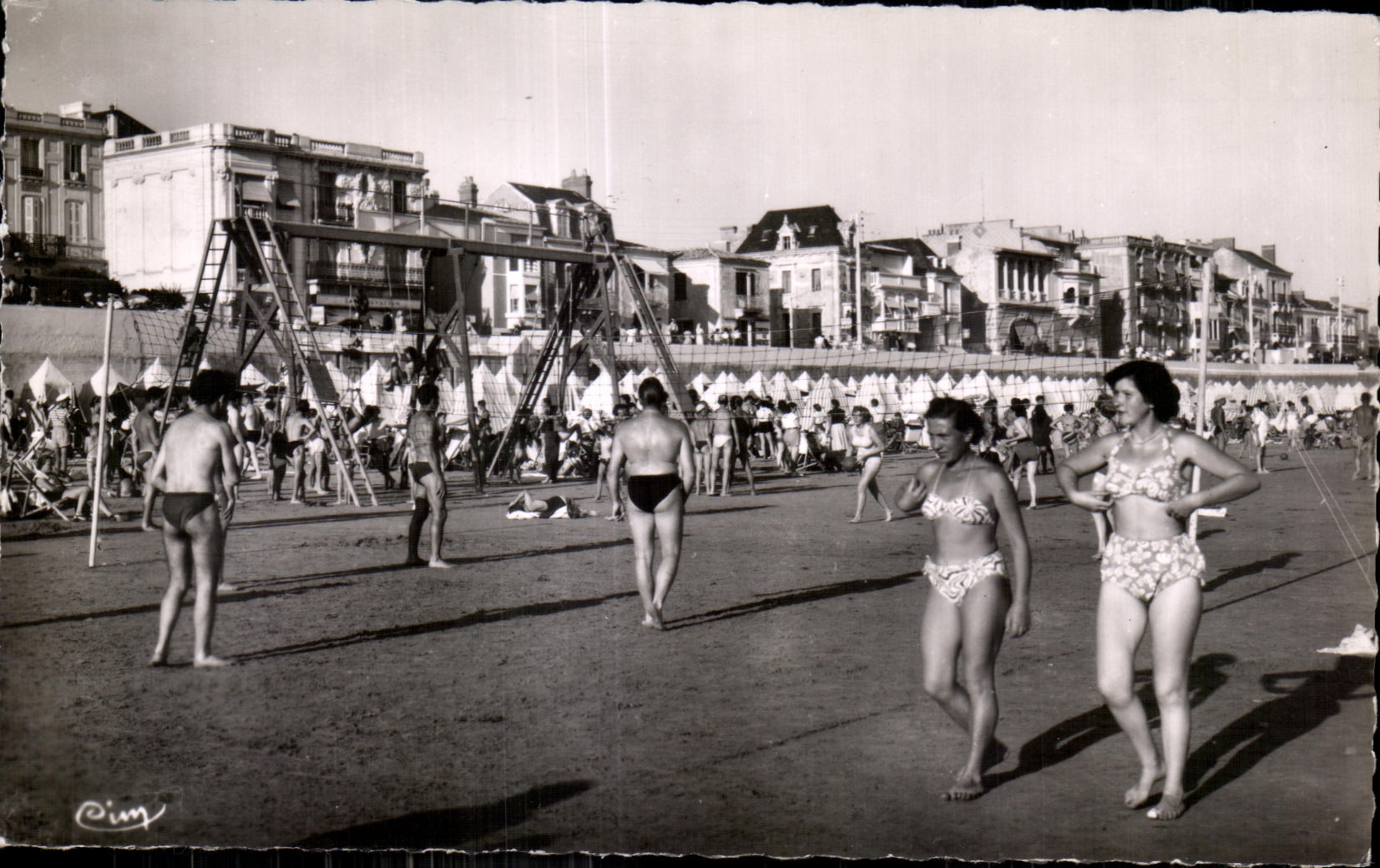 CPSM Les sables d Olonne la plageVolley ball volley-ball