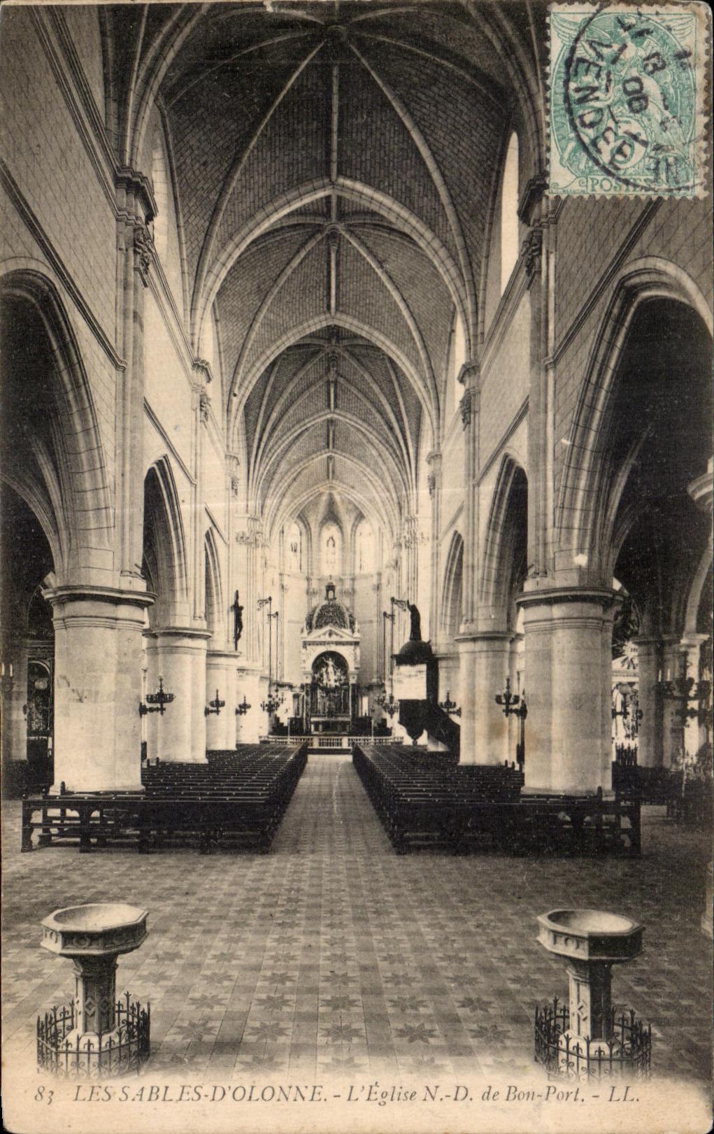 CPA Les Sables d Olonne l Eglise