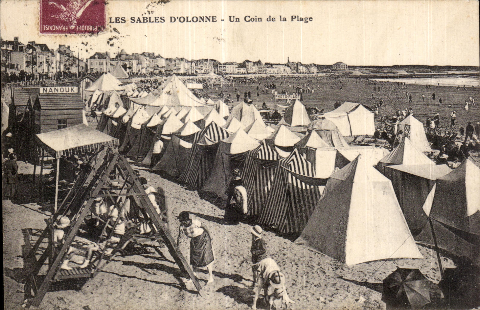 Les Sables d'Olonne — Un Coin de la Plage — Piquoude Française