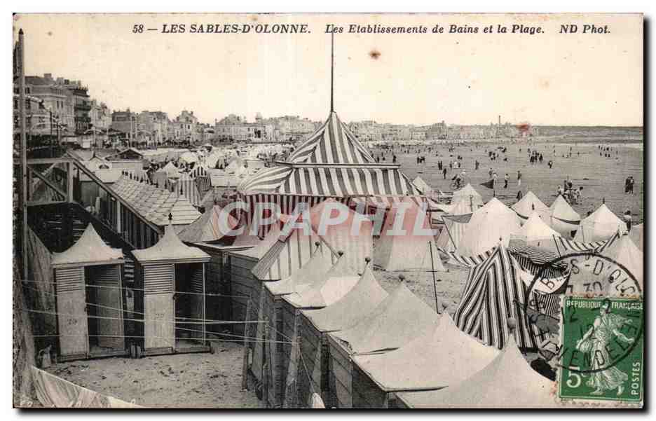 CPA Les Sables d Olonne les Etablissements de Bains et la Plage