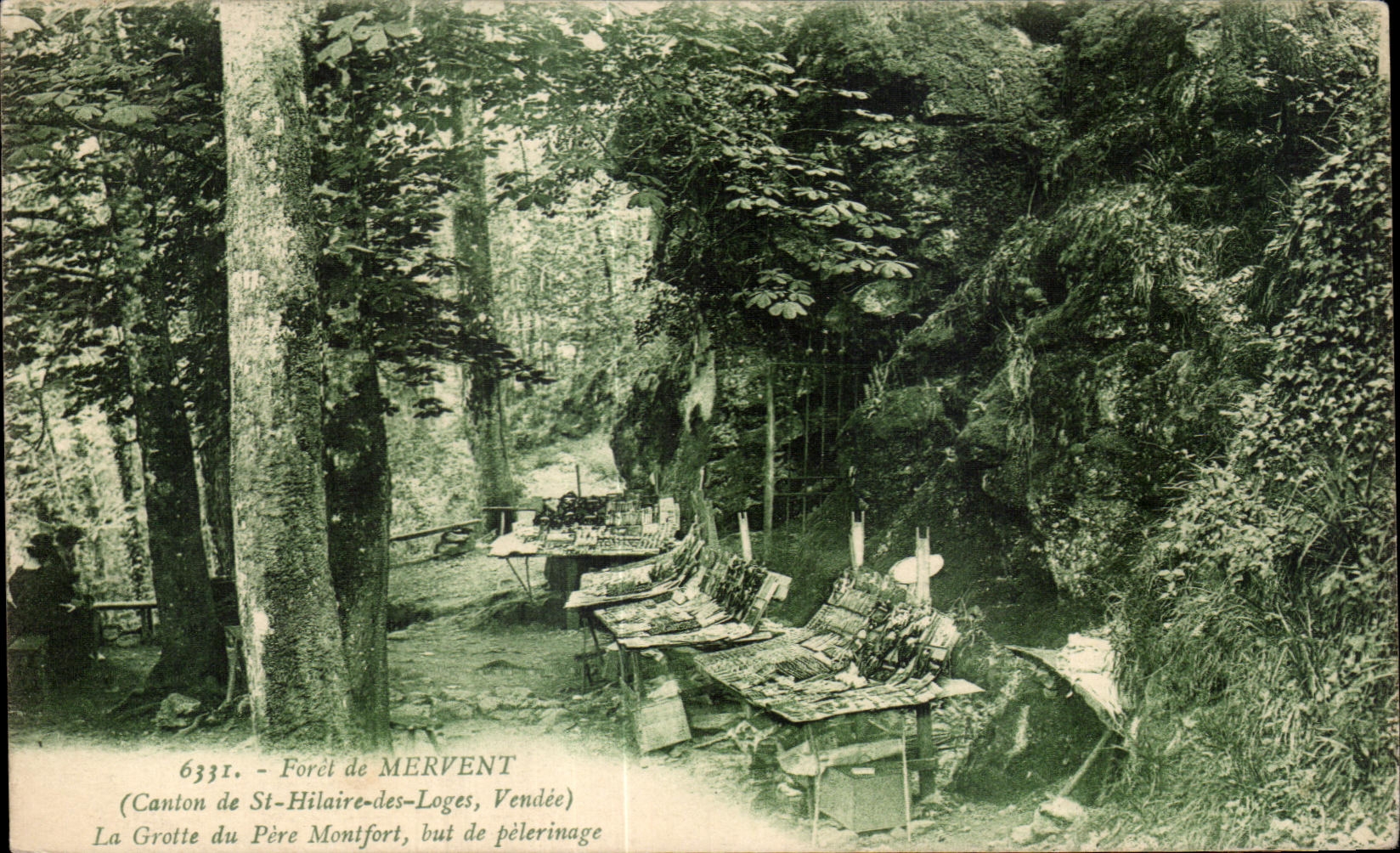 CPA Foret de mervent canton de st hilaire des loges vendee la grotte du pire montfort but de pelerinage
