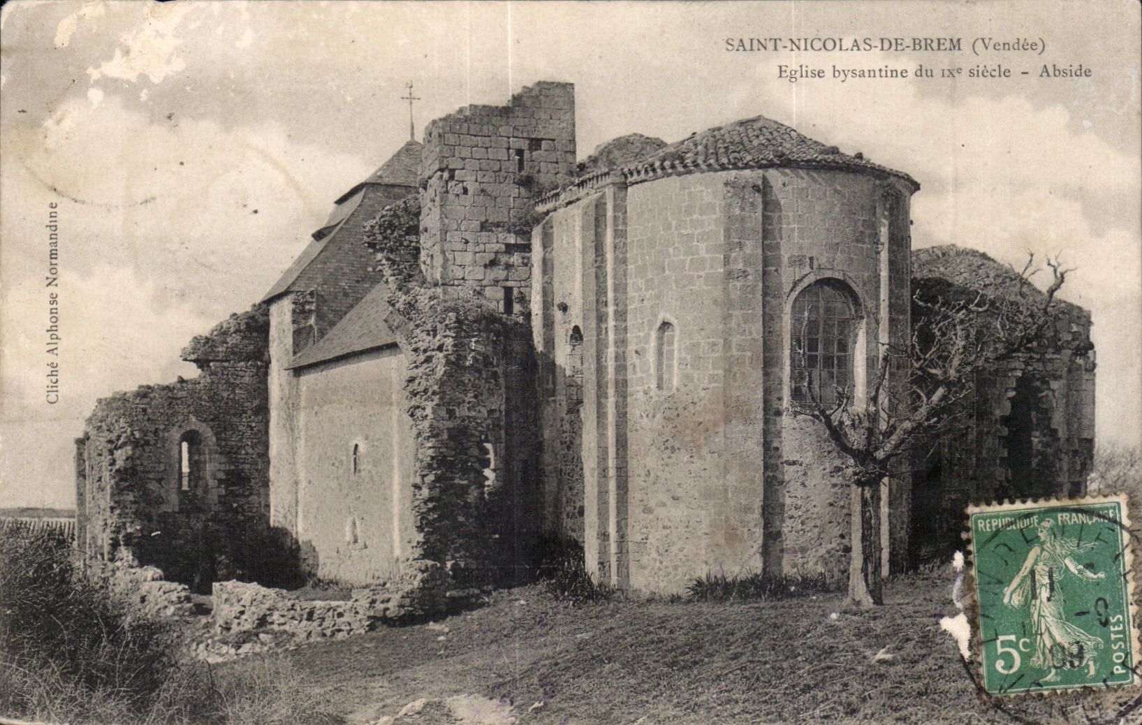 CPA Saint Nicolas De Brem (Vendee) Eglise byzantine du IX siecle Abside