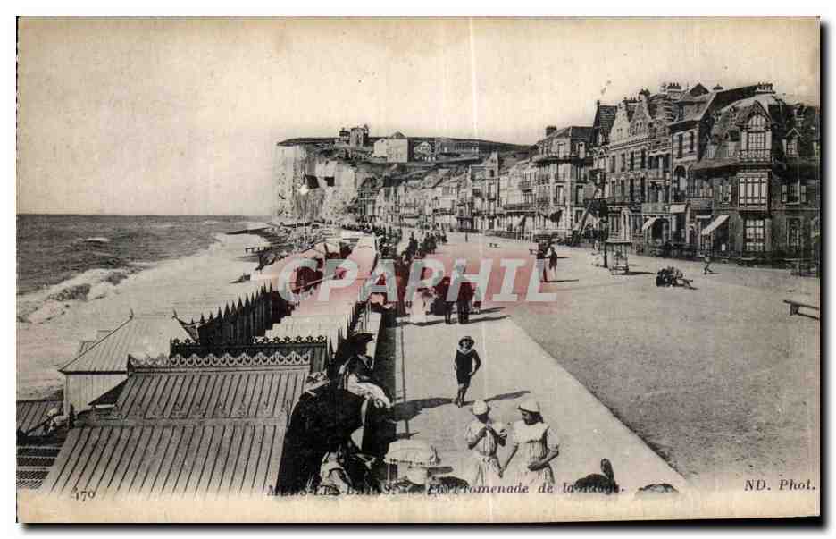 CPA Mers les Bains Promenade de la Plage
