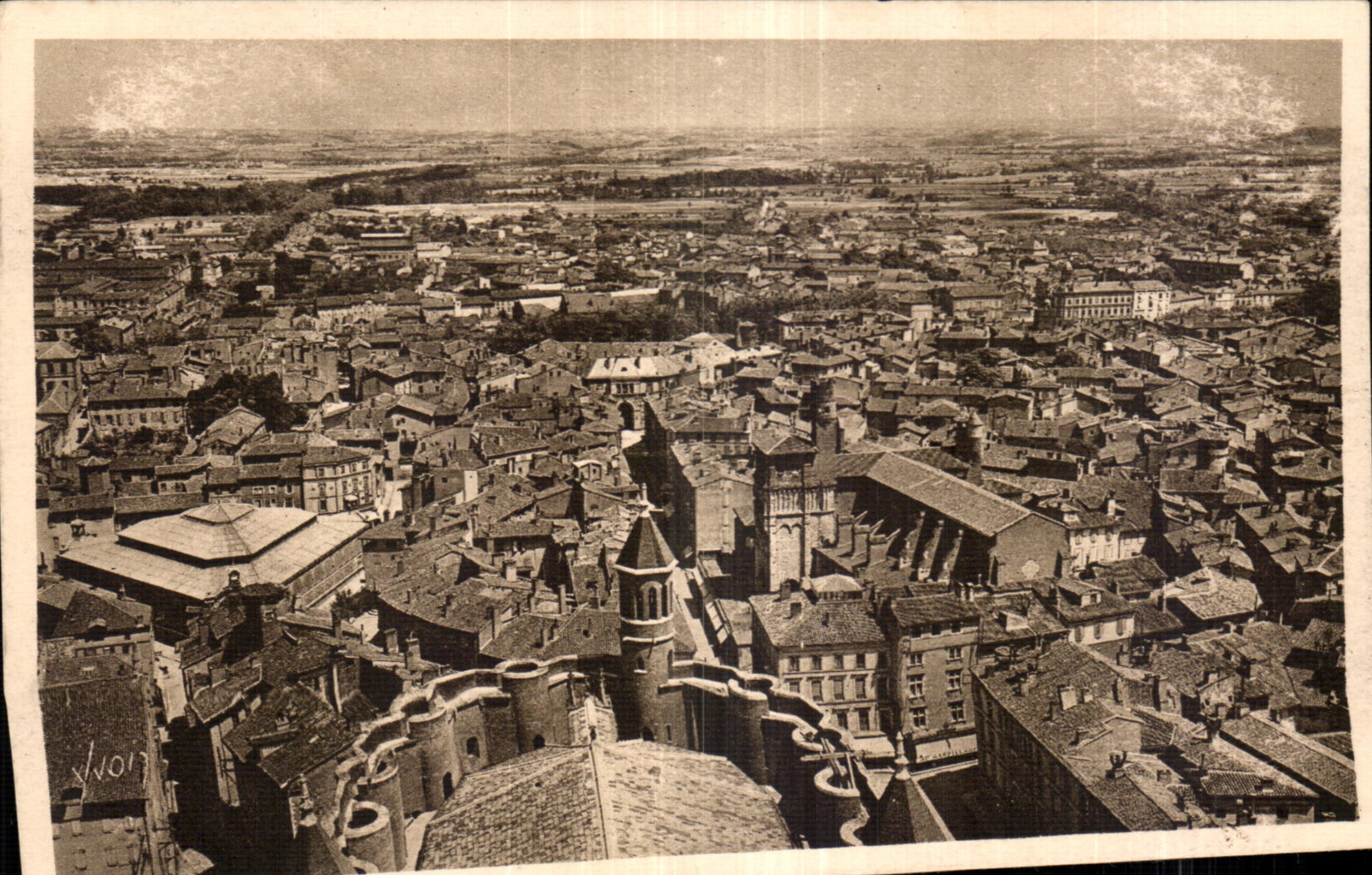 CPA La Douce France Albi Tarn Vue panoramique de la Ville