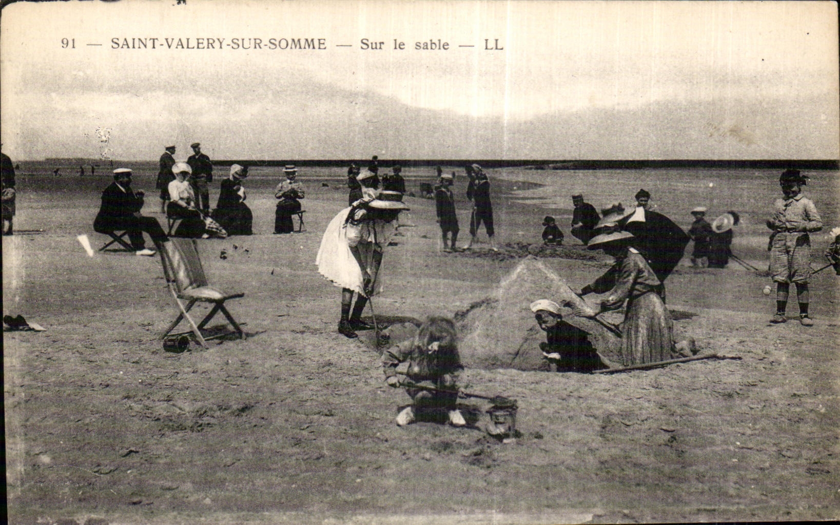 CPA Saint Valery Sur Somme Sur le sable Enfants