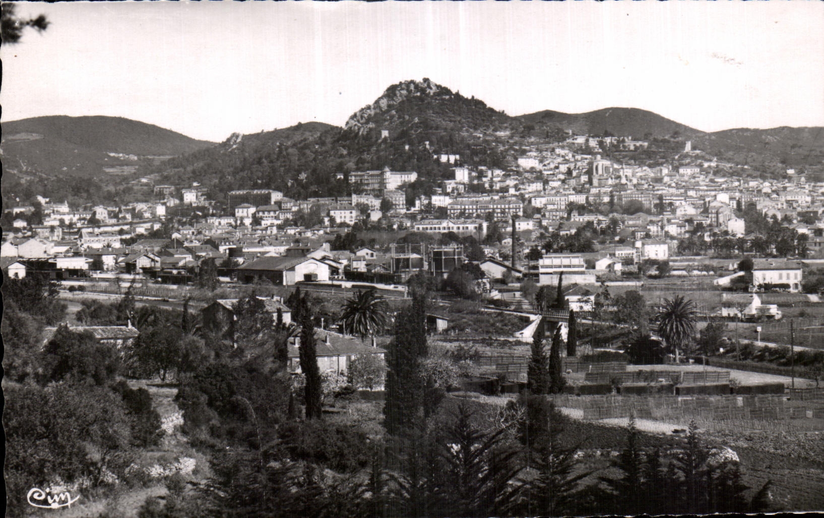 Hyères-les-Palmiers (Var) — Vue générale — Photo Léonier Maccin