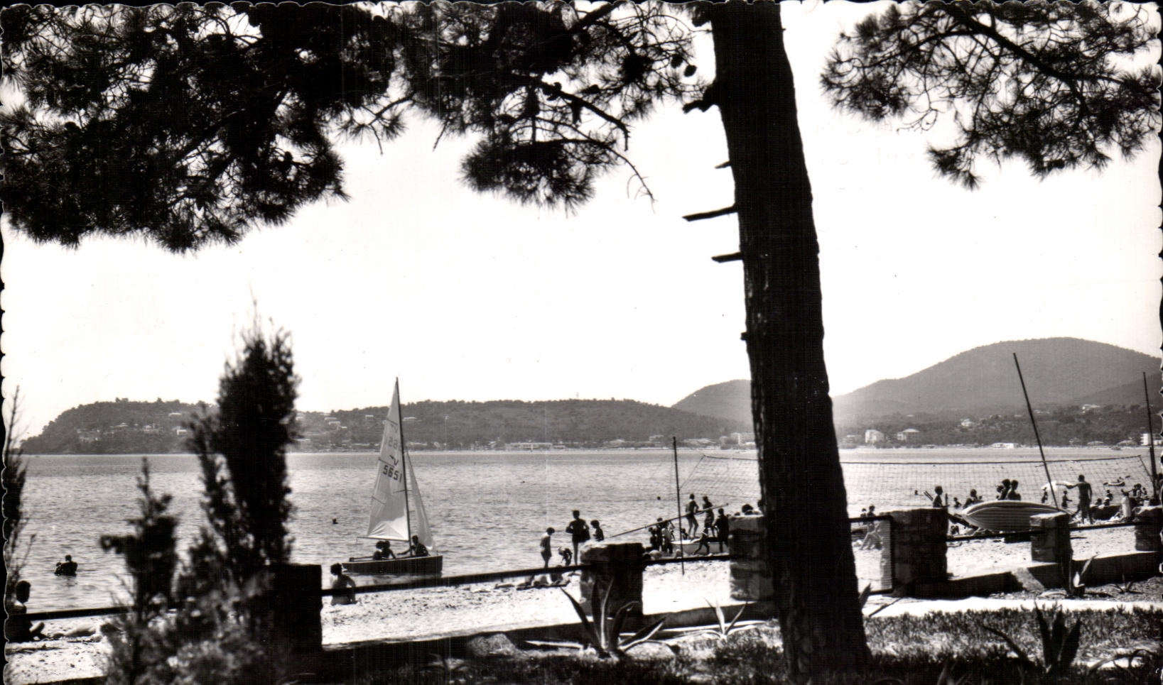 Plage de la Croix-Valmer — Cavalaire-sur-Mer — Collection BUREAU - Journaux-Bazart