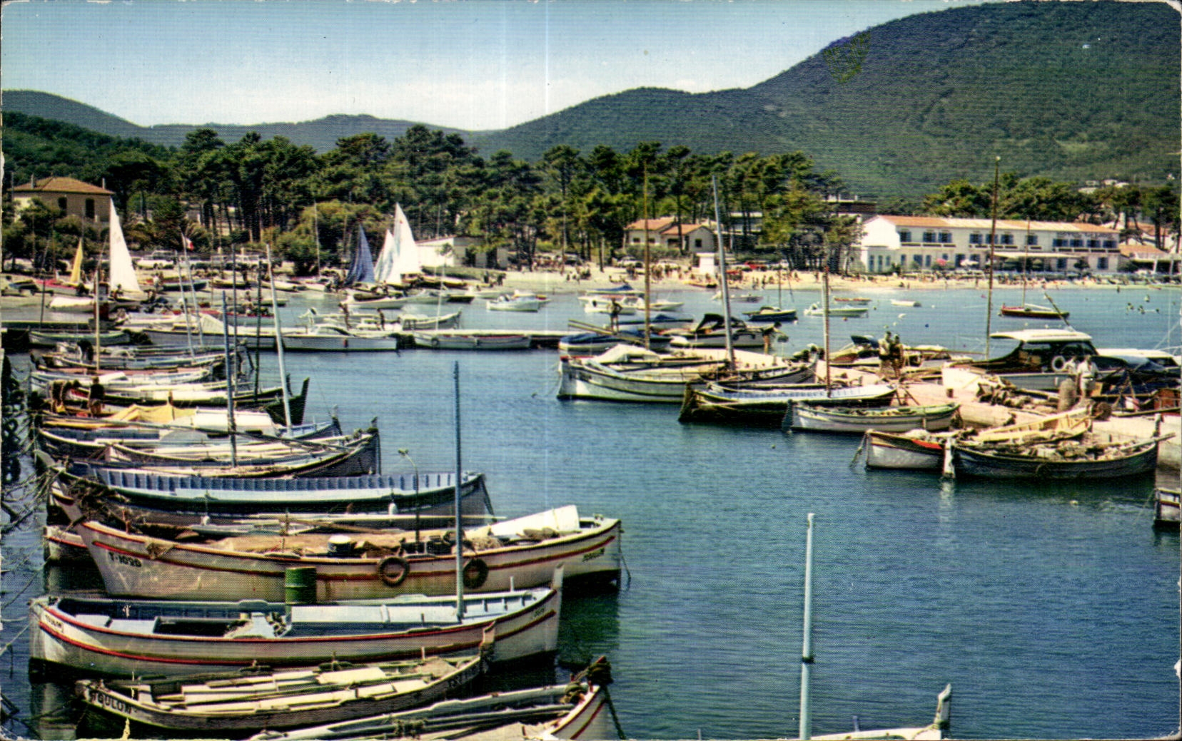 Der Hafen von Cavalaire-sur-Mer — Die Perle des Var — Mexichrome-Edition n°969