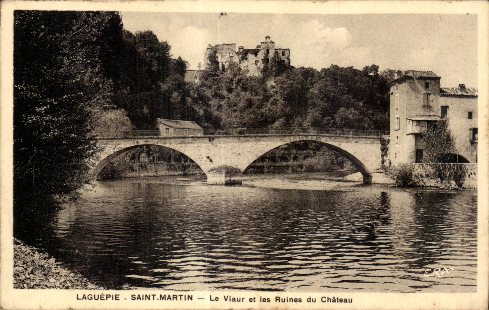 CPA Laguepie Saint Martin Le Viaur et les Ruines du Chateau