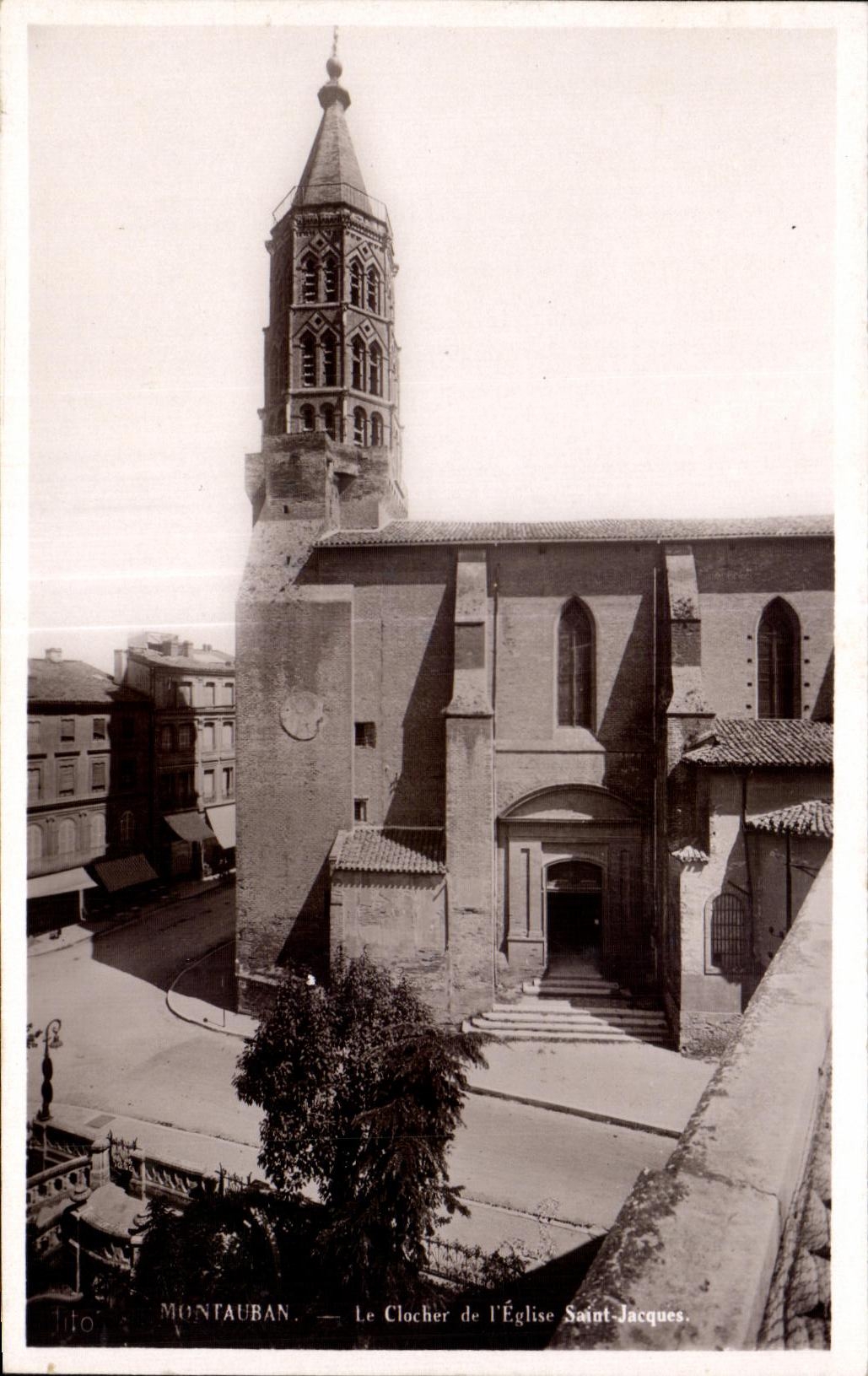 CPA Motaubaun Le Clocher de I Eglise Saint Jacques