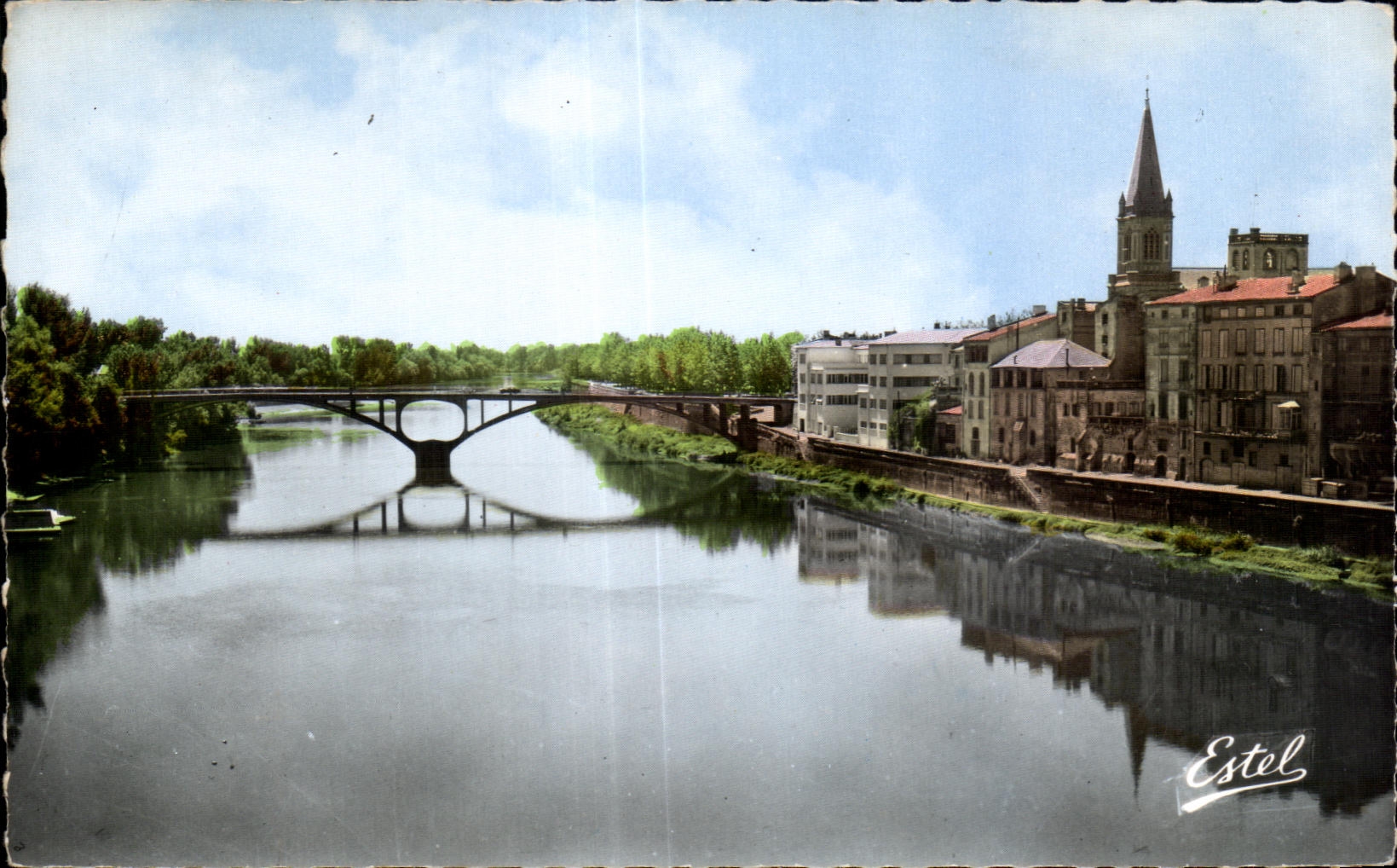 CPA Montauban Tarn et Garonne Vue sur le Pont Neuf