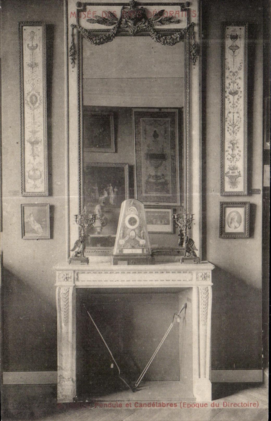 CPA Pendule et candelabres Musee des ARts decoratifs