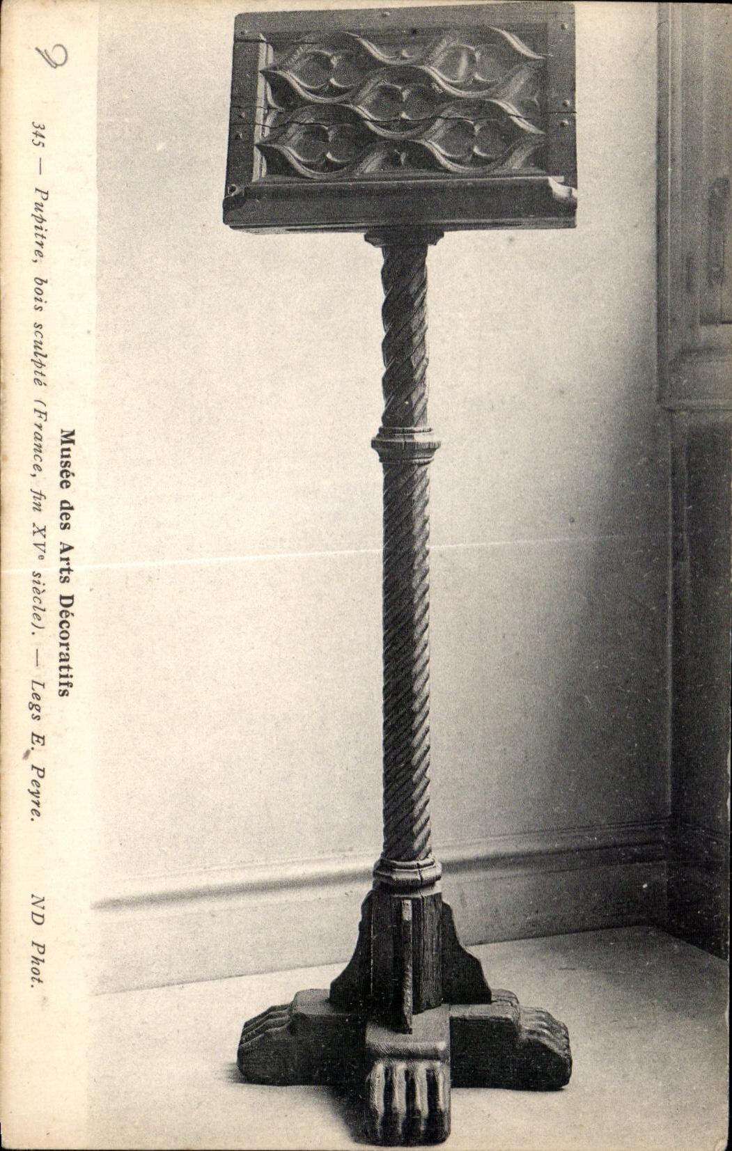 CPA Musee des Arts Decoratifs Pupitre bois sculpte