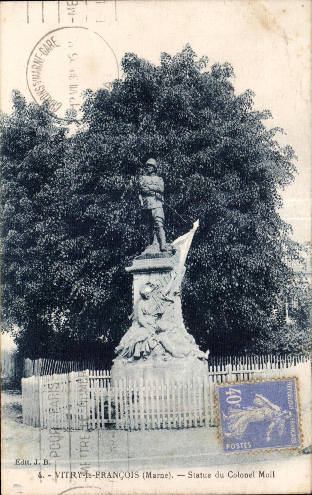 CPA Vitry le Francois Marne Statue du Colonel Moll