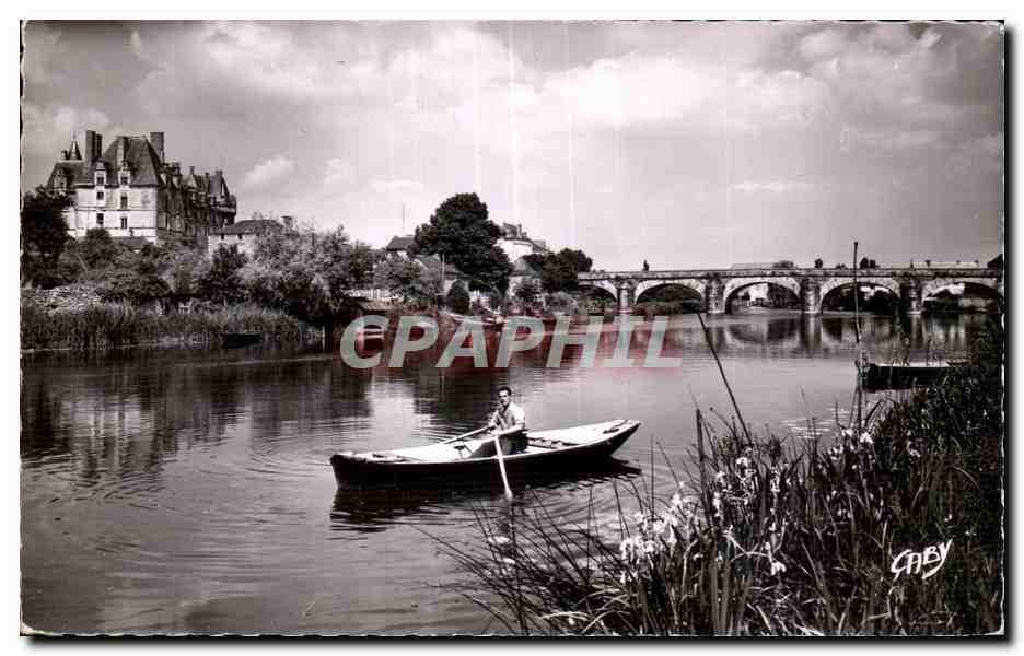 CPSM Durtal M et L le Loir le Pont et la Chateau