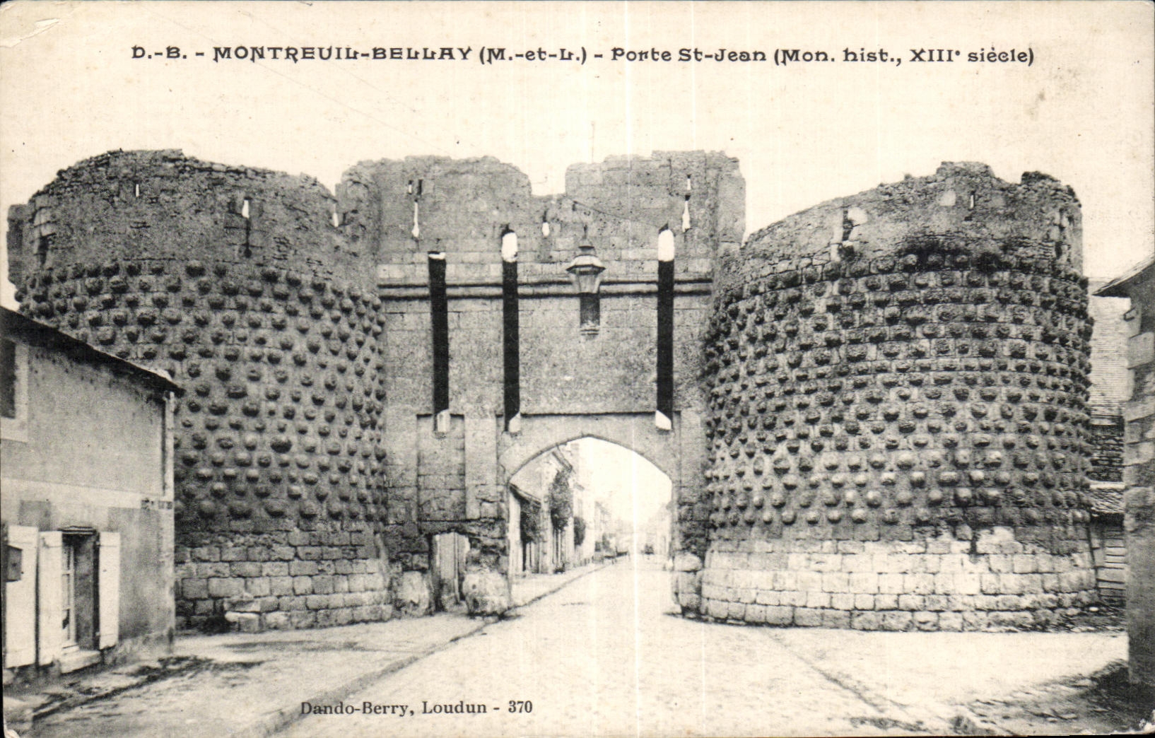 CPA Montreuil Bellay M et L Porte St Jean
