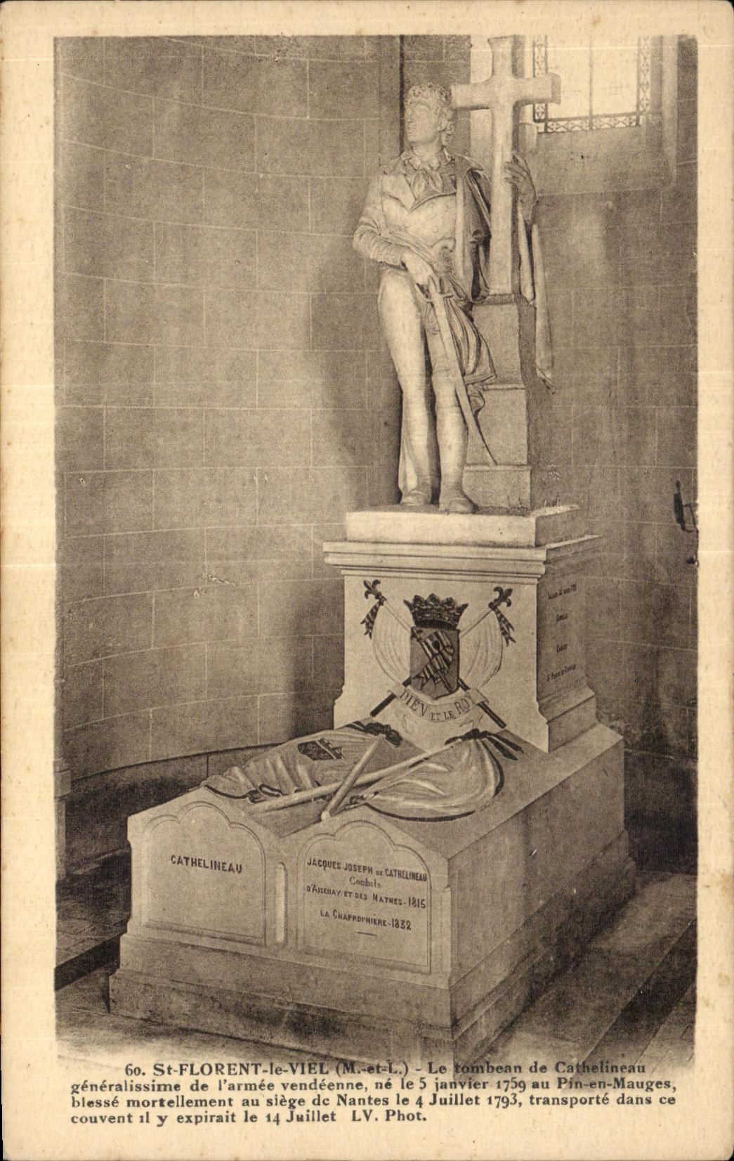 CPA St Florent le Viel Le tombeau de Cathelineau generalissime de l armee Vendeonne