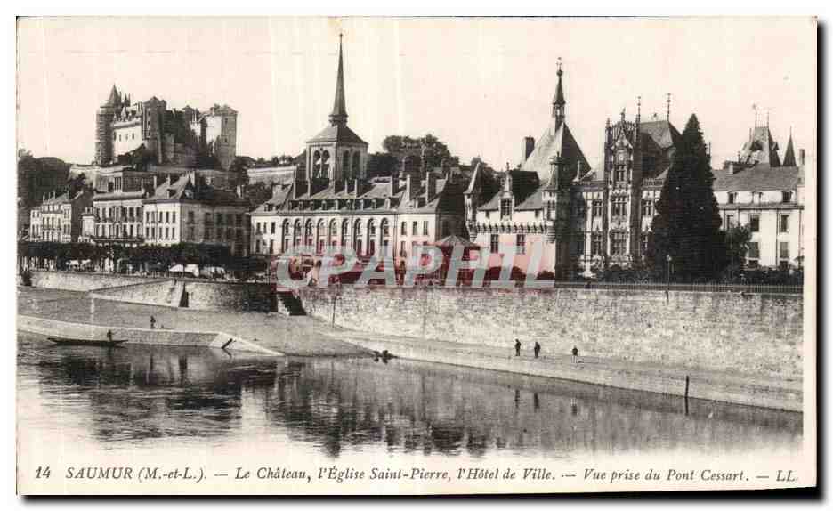 CPA Saumur Le Chateau I Eglise Saint Pierre I Hotel de Ville Vue prise du Pont Cessart