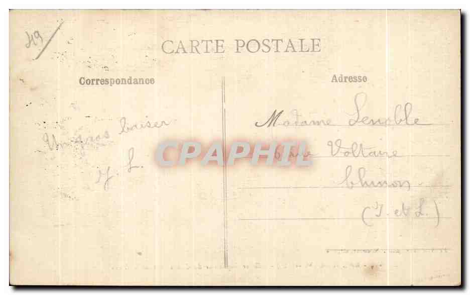 Saumur (M.-et-L.) — Officier Supérieur du Cadre sautant les licies — Fr. Voelecker, phot., Saumur, déposé — Verso